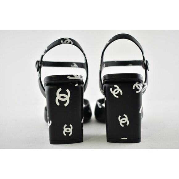 Chanel 22S Black White Print Lambskin CC Logo Ankle Strap Block Heel Sandal 38.5 - Picture 9 of 10